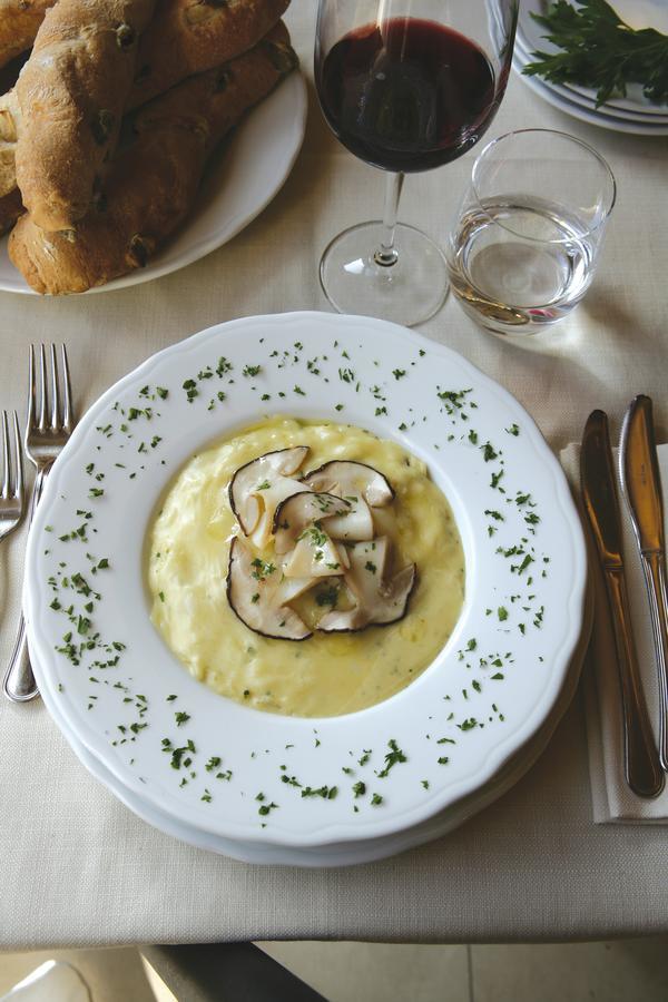 Albergo Ristorante Marcheno Exteriör bild